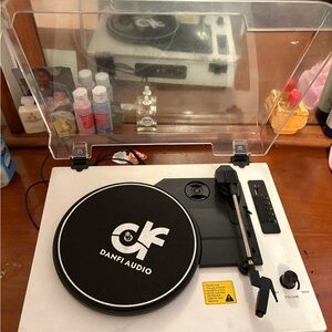 Danfi Audio Turntable record player